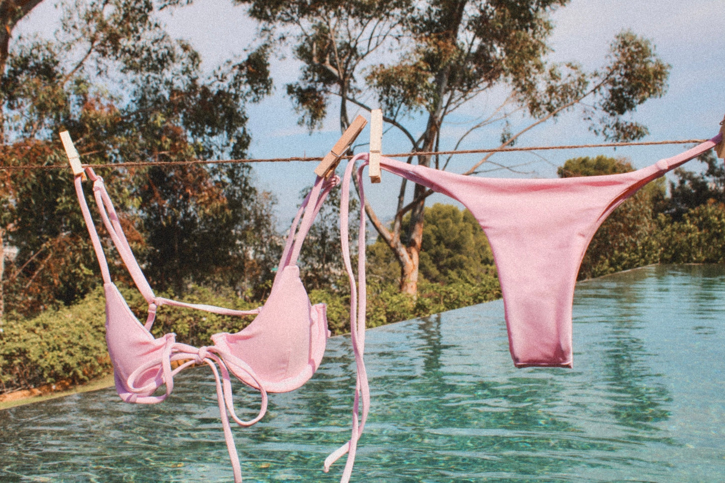 Clear Water Bottom xx Pink